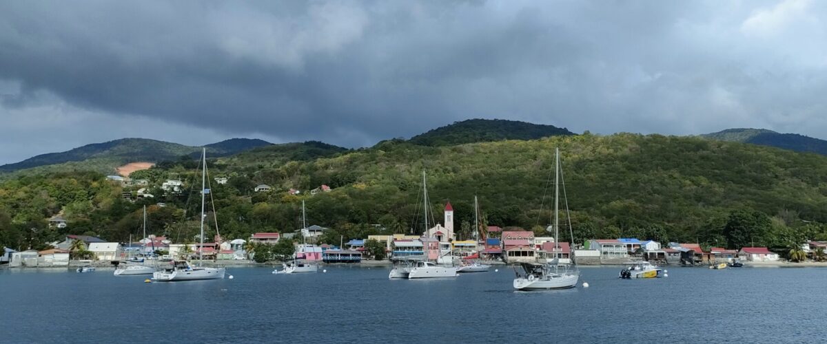 Mouillage en Guadeloupe avec des bateaux